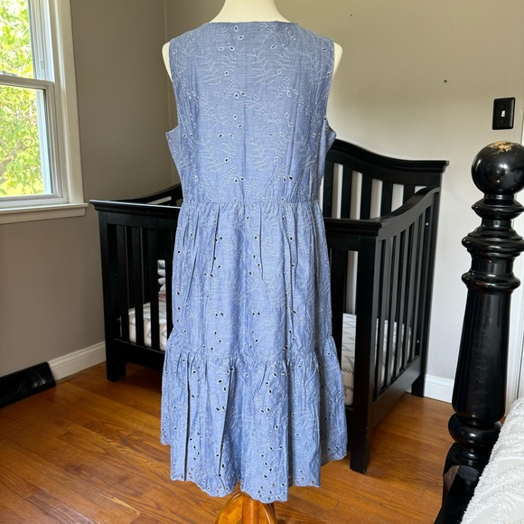 Christopher & Banks NWT Denim Chambray Eyelet Modest Midi Sleeveless Dress Med - Picture 6 of 13